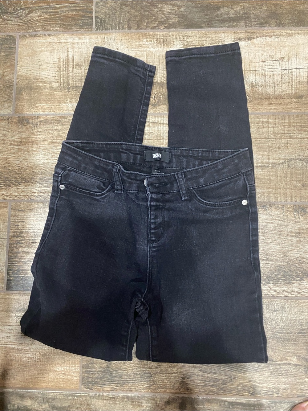 DKNY Black Skinny Jeans - Sleek Five-Pocket Design